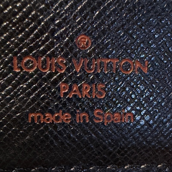 Authentic Louis Vuitton Black Epi Leather Agenda - Picture 11 of 14